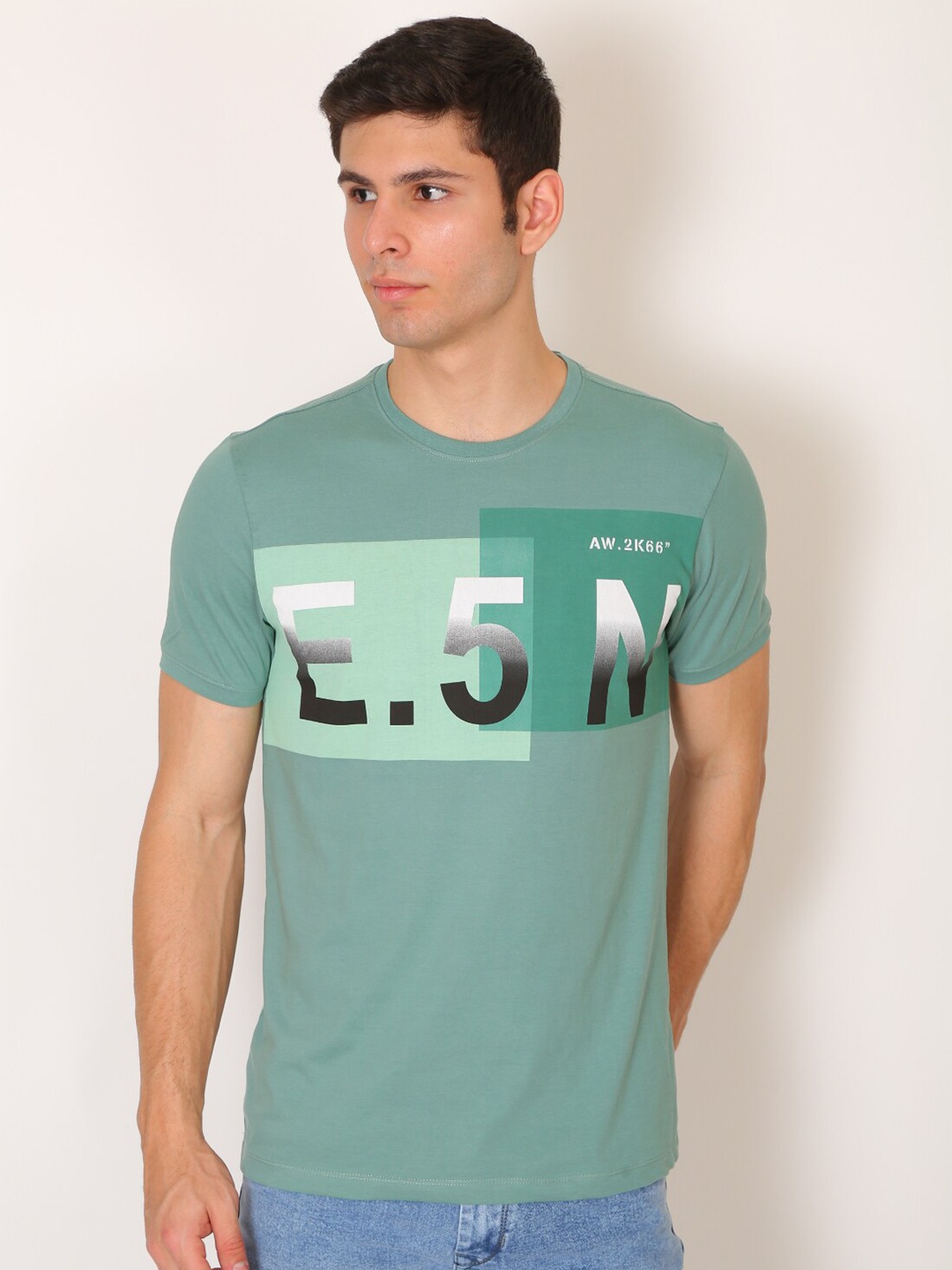 

VINSON Men Green Varsity Printed Applique Slim Fit T-shirt