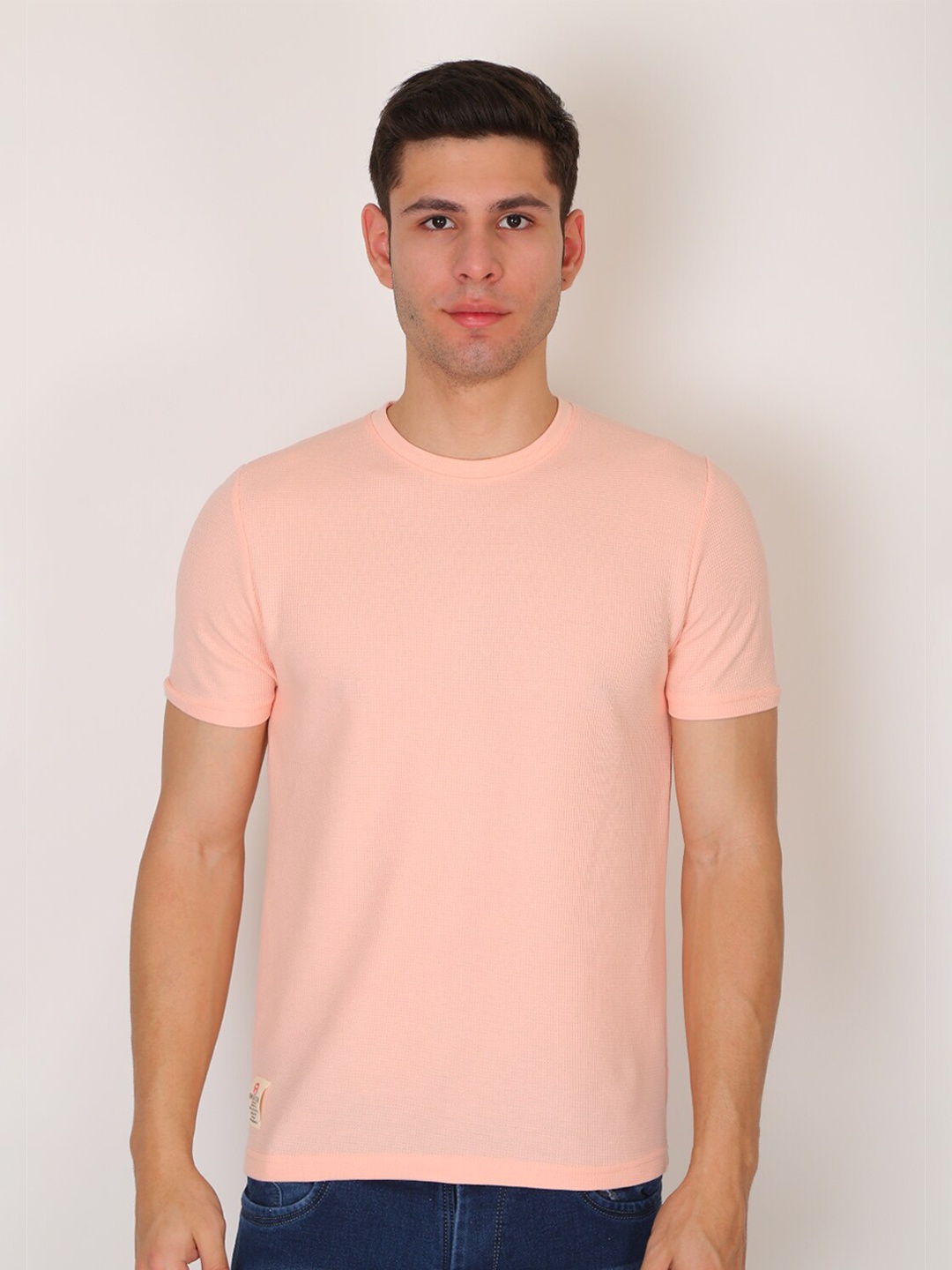 

VINSON Men Peach-Coloured Extended Sleeves Slim Fit T-shirt
