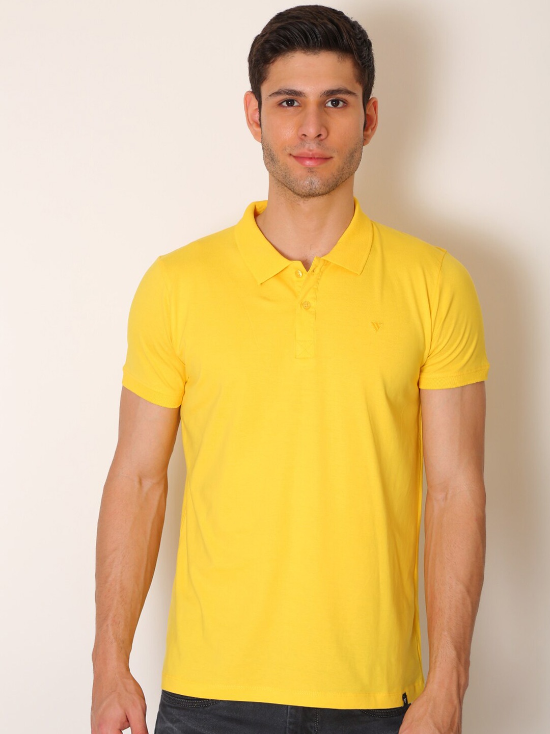 

VINSON Men Yellow Polo Collar Slim Fit T-shirt