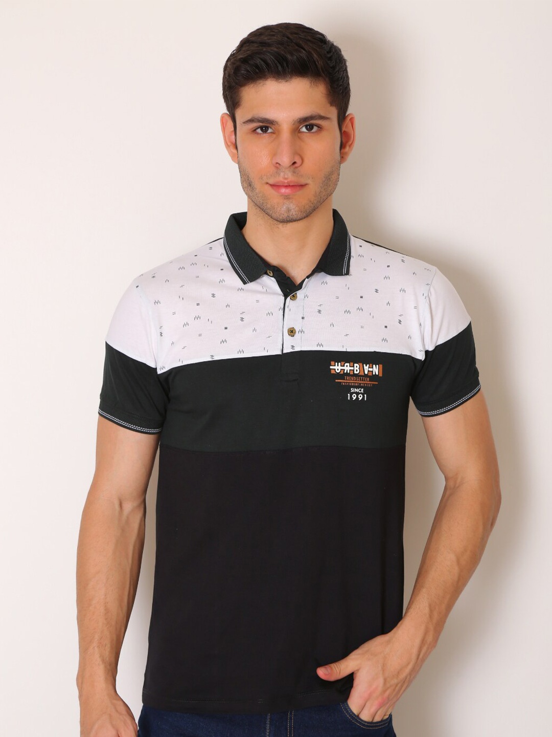 

VINSON Men Black & Green Slim Fit T-shirt