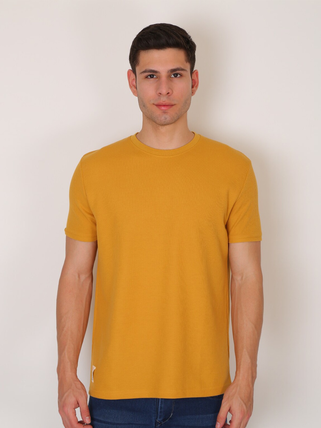 

VINSON Men Mustard Yellow Raw Edge Slim Fit T-shirt