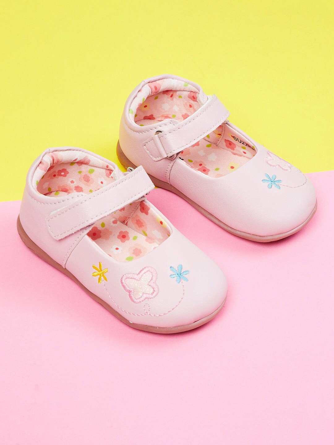 max Girls Pink Woven Design PU Sneakers