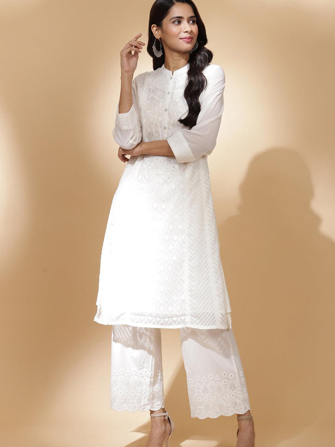 

Lakshita Women White Floral Embroidered Georgette Kurta