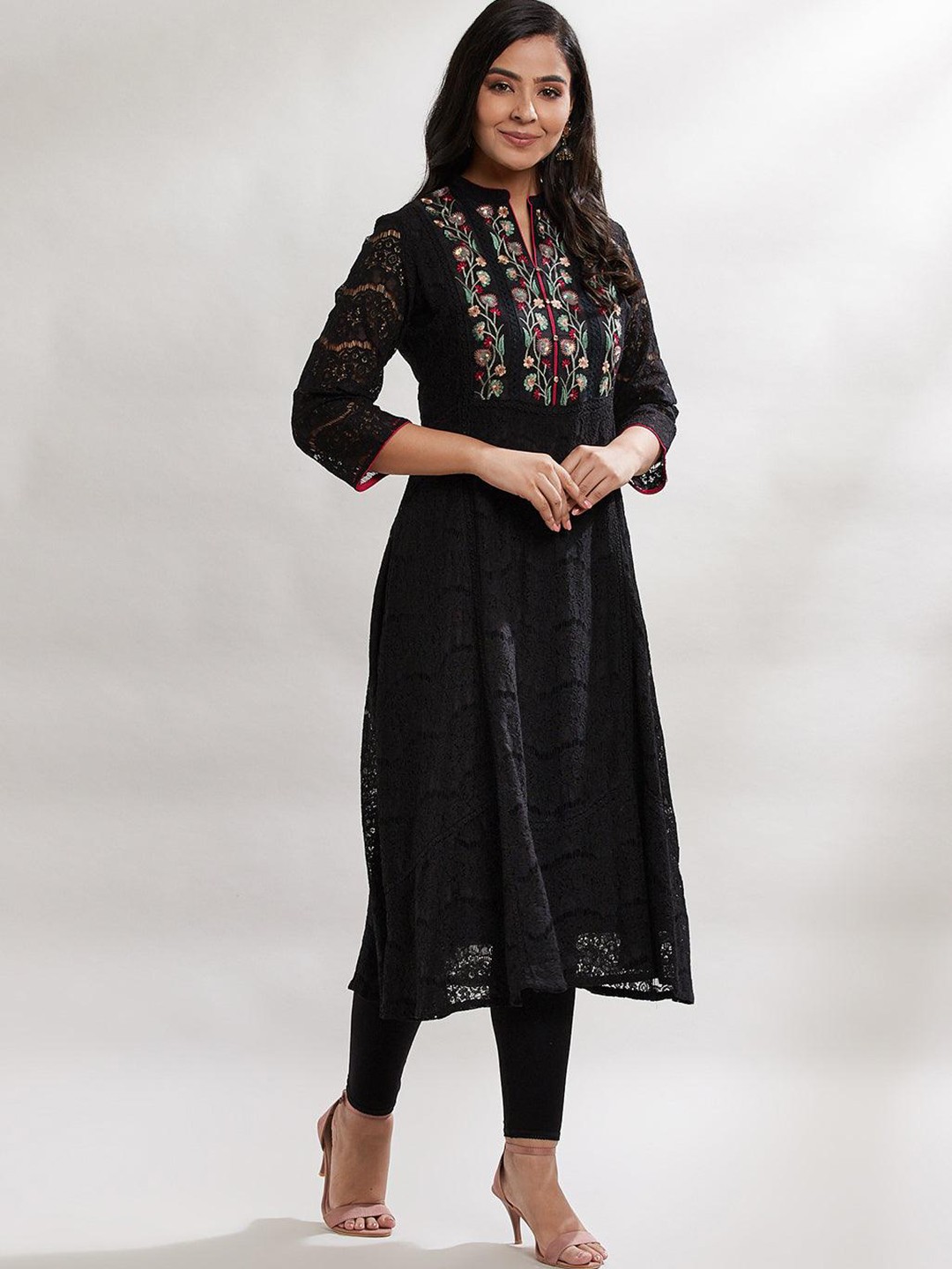 

Lakshita Women Charcoal & Red Floral Embroidered Thread Work Kurta