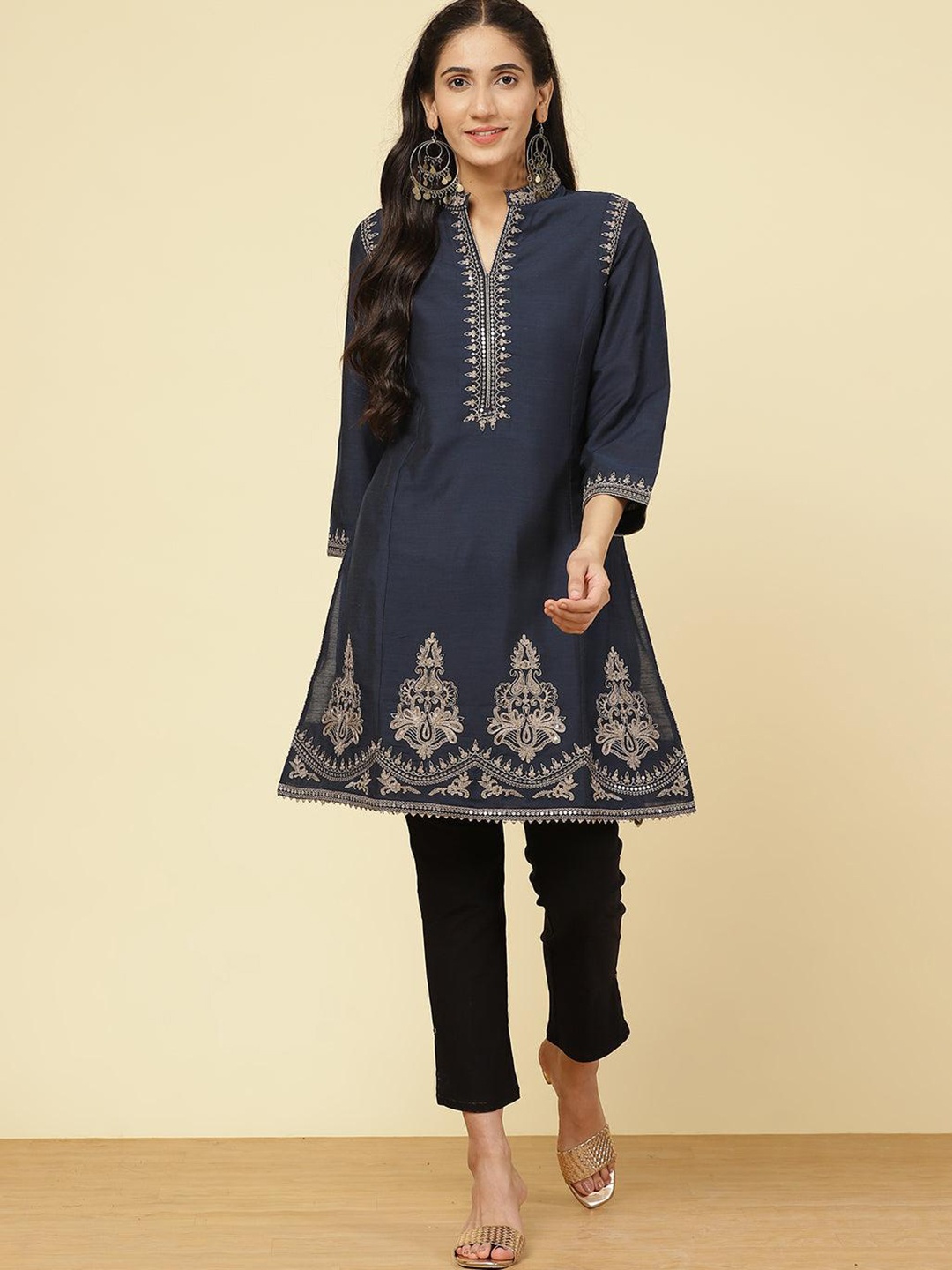 

Lakshita Women Blue Ethnic Motifs Yoke Design Kurthi