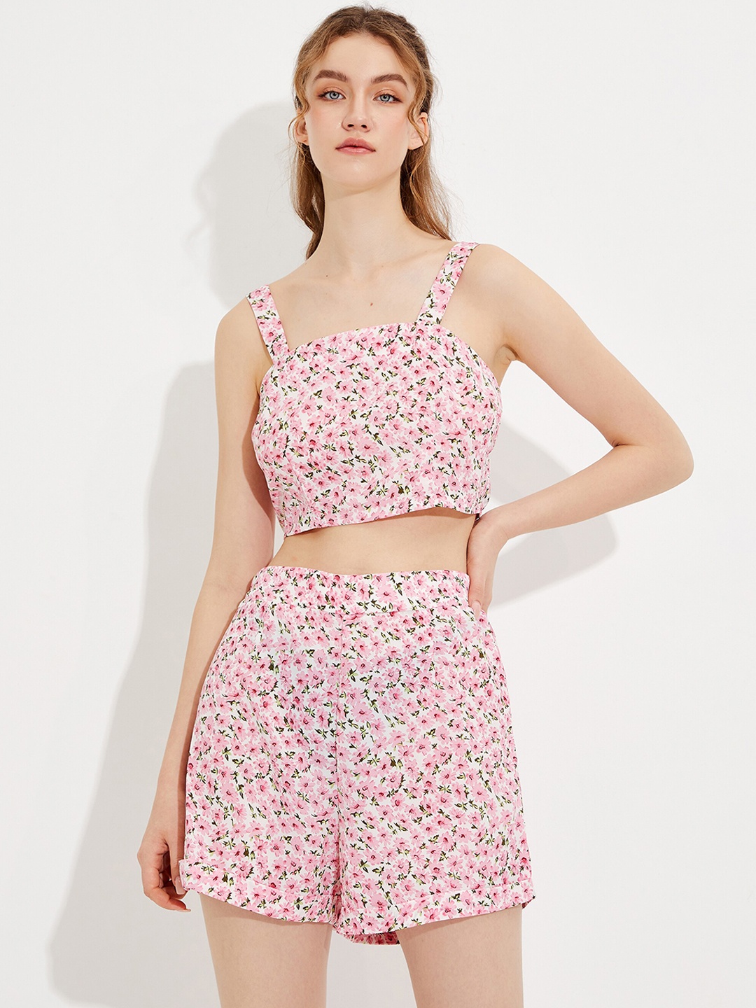 

URBANIC Women Pink Printed Co-Ords