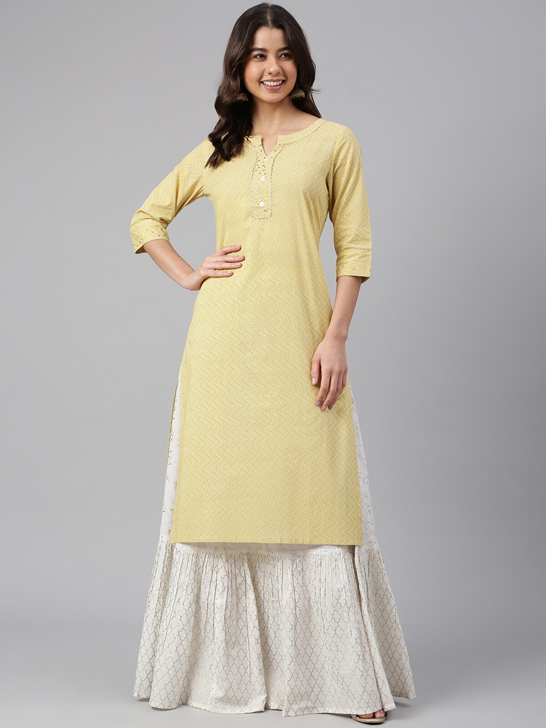

Janasya Women Yellow Geometric Printed Kurta