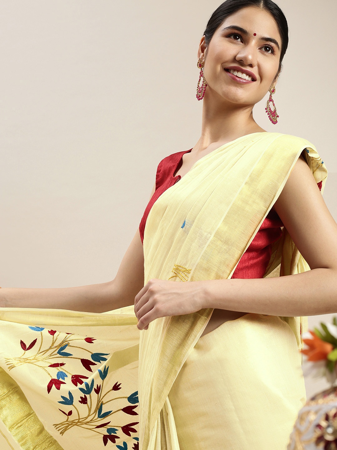 

Thara Sarees Beige Floral Embroidered Pure Cotton Kasavu Saree