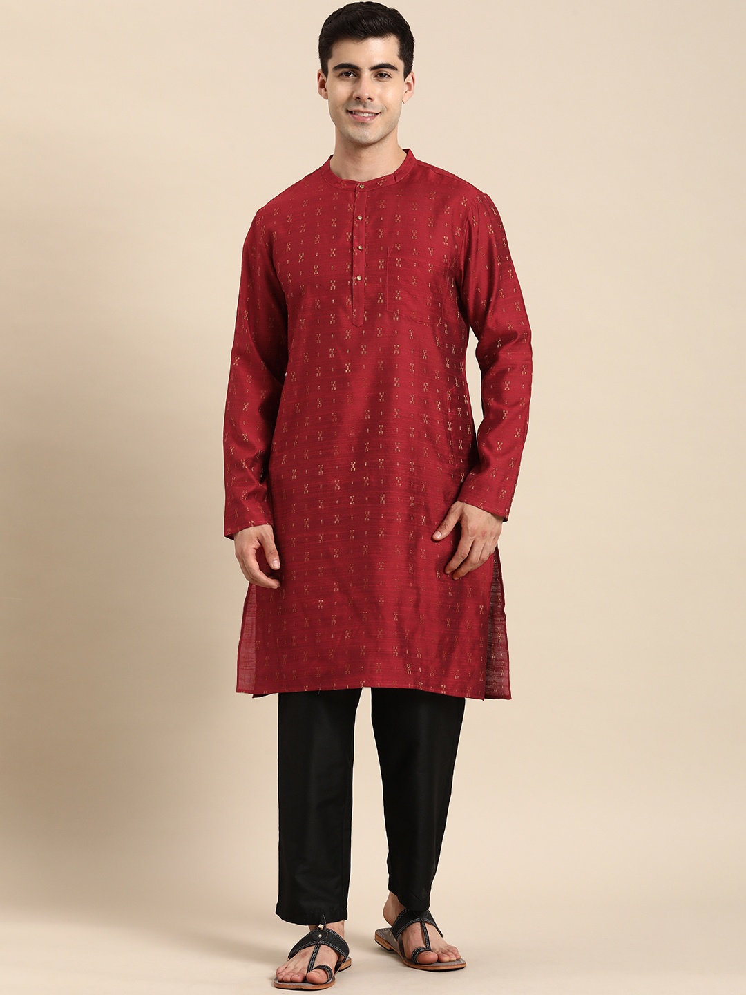 

Anouk Men Woven Design Band Collar Regular Kurta with Trousers, Maroon