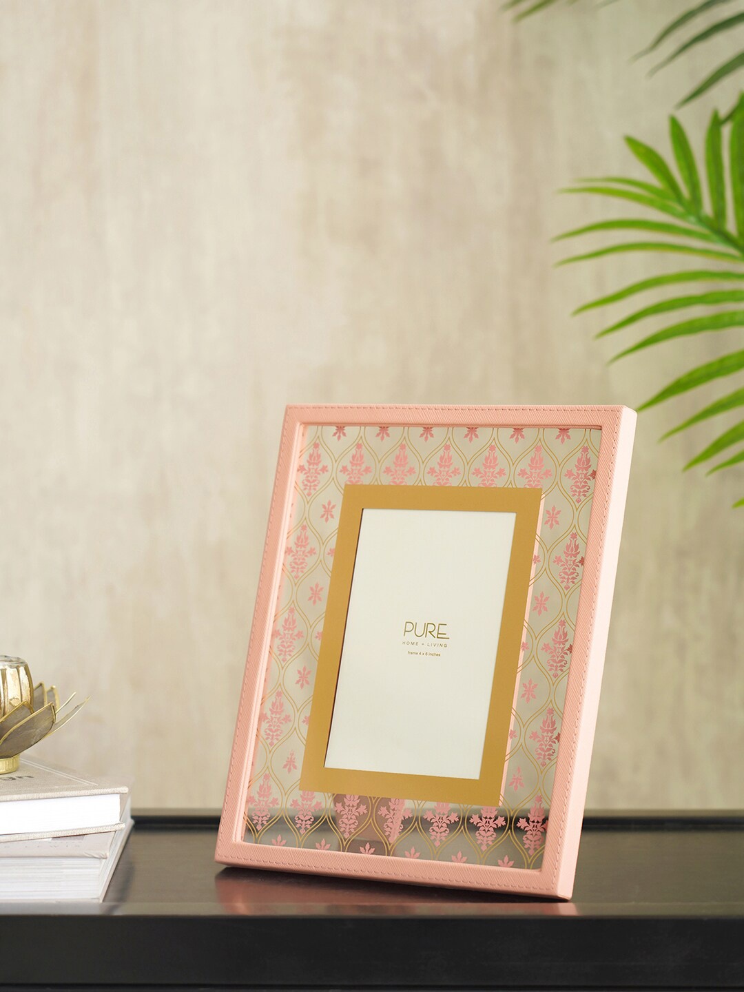 

Pure Home and Living Transparent & Pink Square Glass Photo Frame