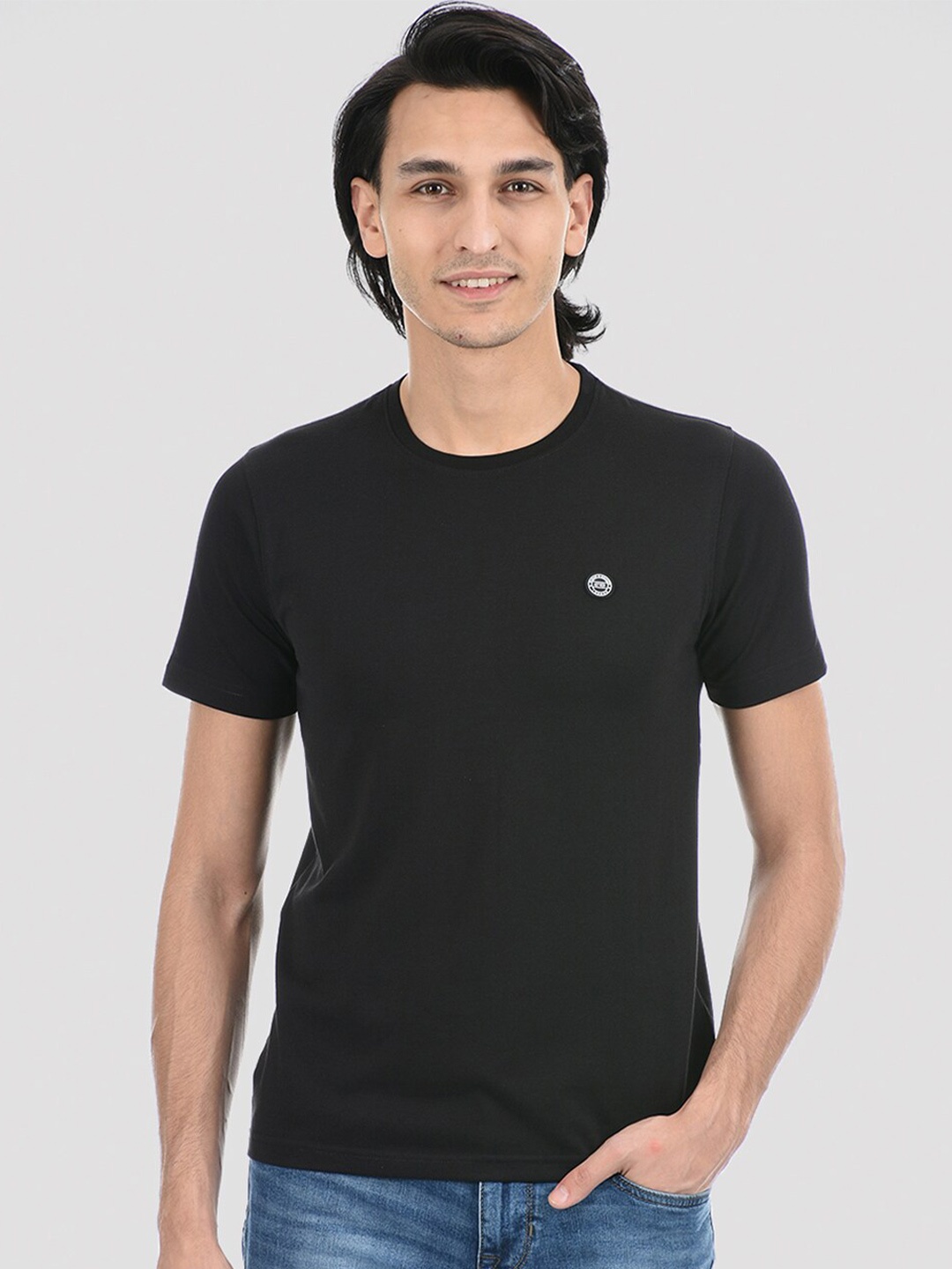 

Cloak & Decker by Monte Carlo Men Black Solid T-shirt
