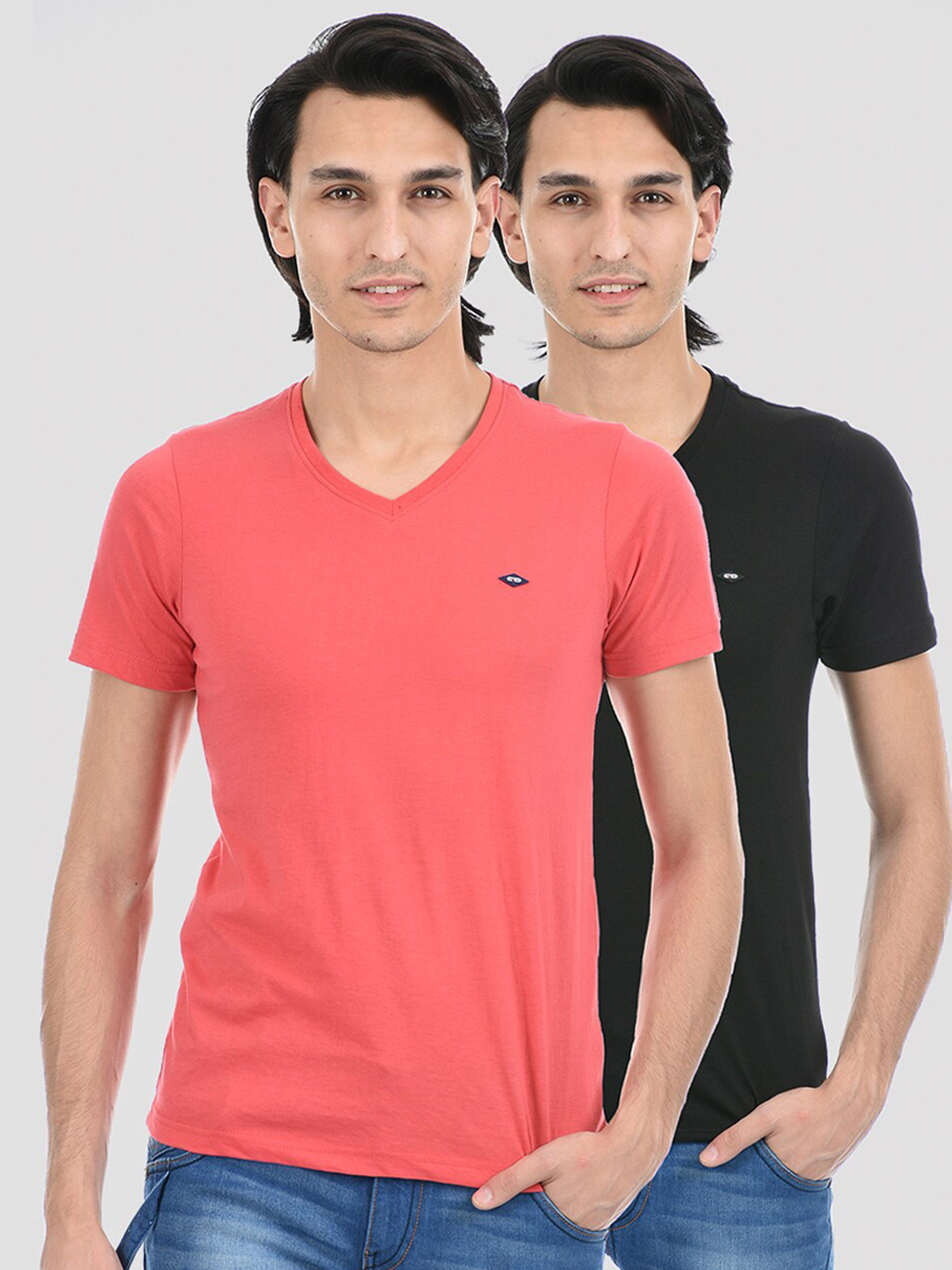 

Cloak & Decker by Monte Carlo Men Peach-Coloured & Black V-Neck T-shirt