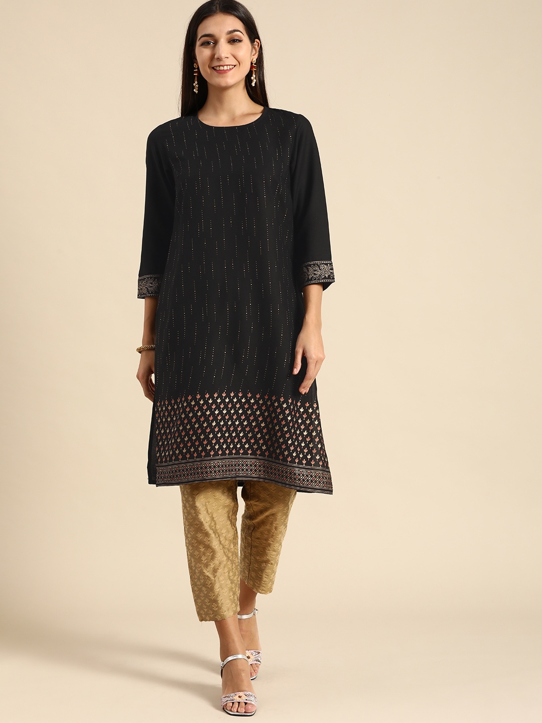 

Anouk Women Black & Cream-Coloured Floral Printed Kurta