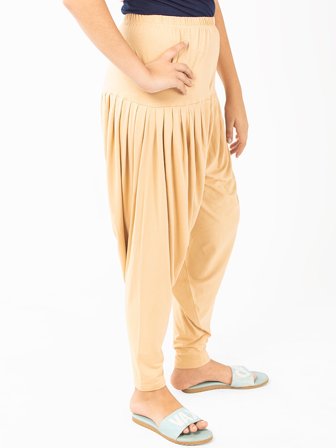 

indian flower Girls Cream-Colored Solid Pure Cotton Loose-Fit Patiala