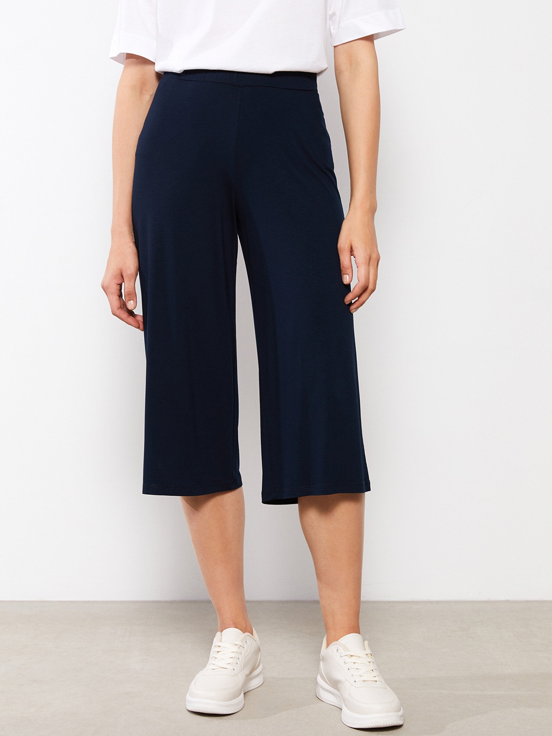 

LC Waikiki Women Navy Blue Capris