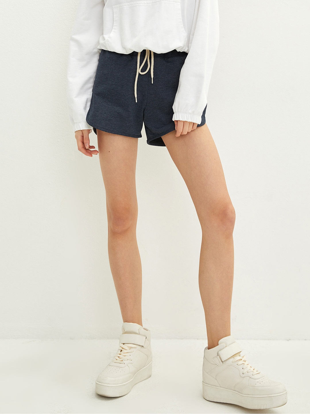 

LC Waikiki Women Navy Blue Solid Shorts