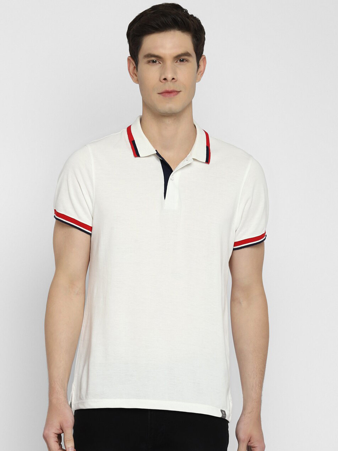 

Red Chief Men White Polo Collar Applique T-shirt