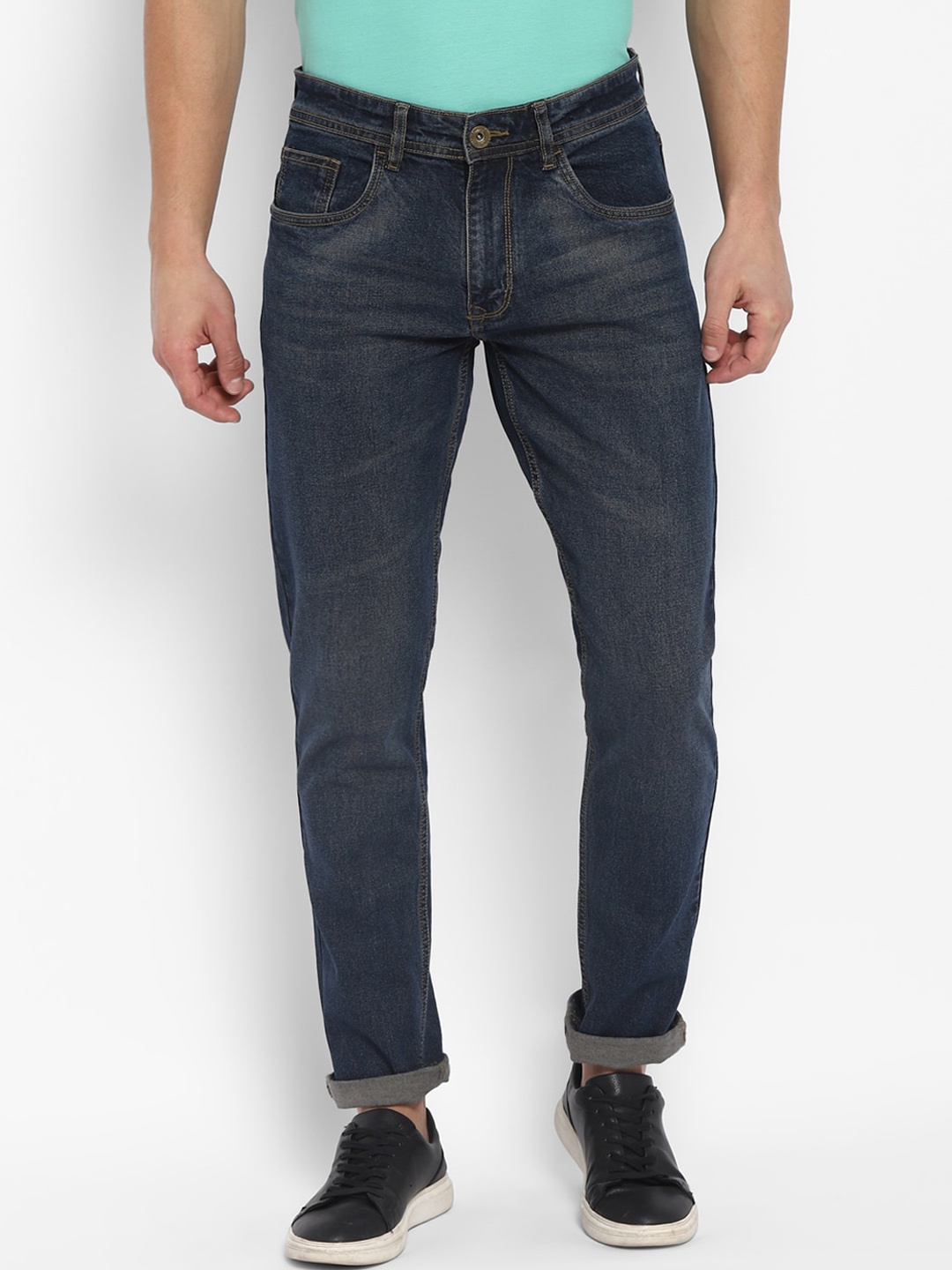 

Red Chief Men Blue Mildly Distressed Heavy Fade Jeans