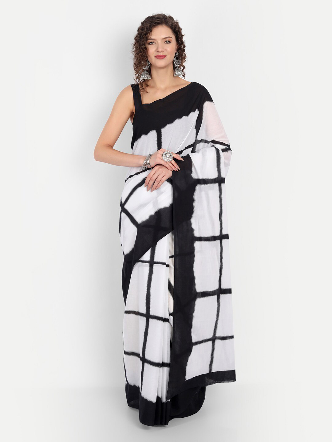 

BUTA BUTI White & Black Checked Pure Cotton Saree