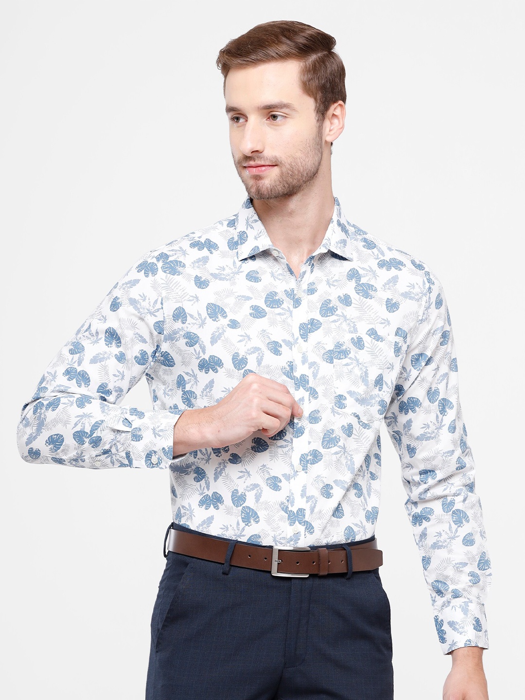

CROYDON UK Men White Regular Fit Classic Floral Printed Semiformal Shirt