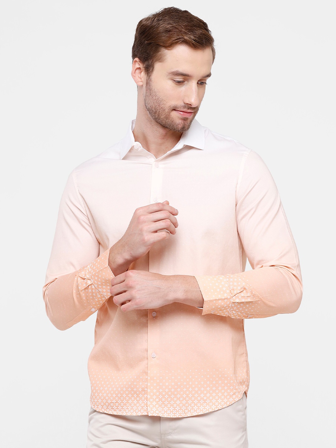 

CROYDON UK Men Peach-Coloured Regular Fit Classic Ombre Printed Casual Shirt