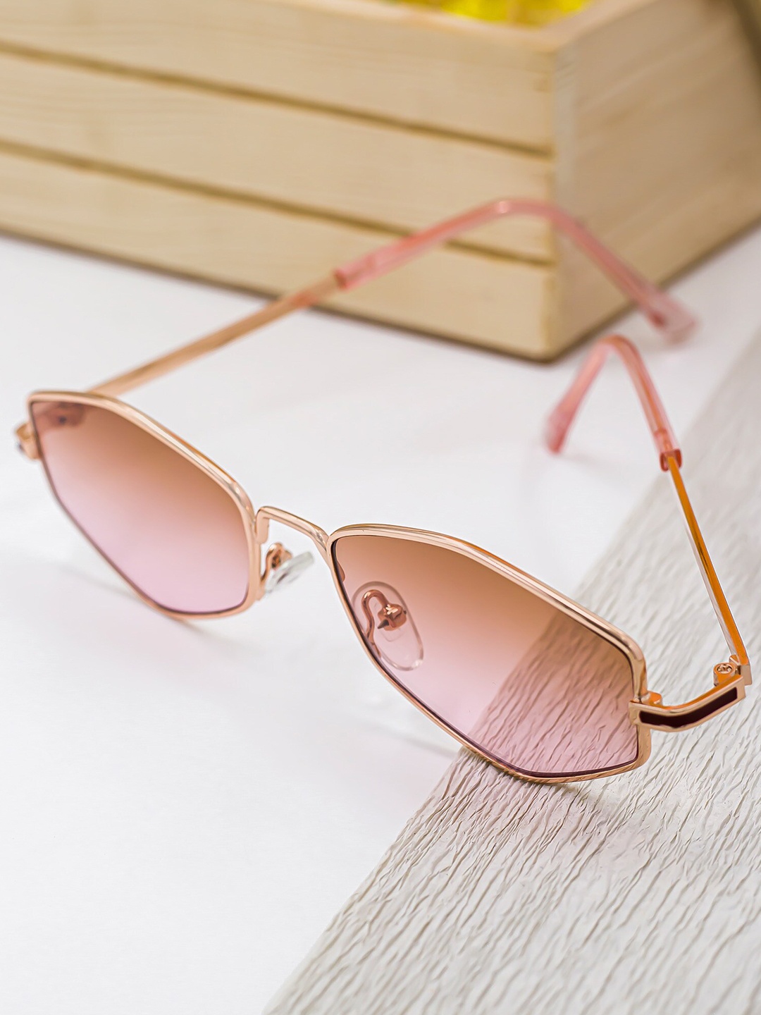 

Bellofox Women Pink Lens & Pink Sunglasses