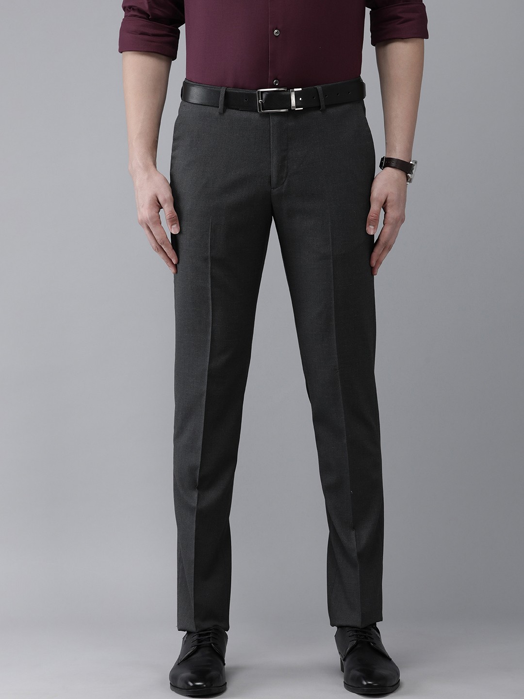 

Arrow Men Grey Solid Tailored Fit Trousers