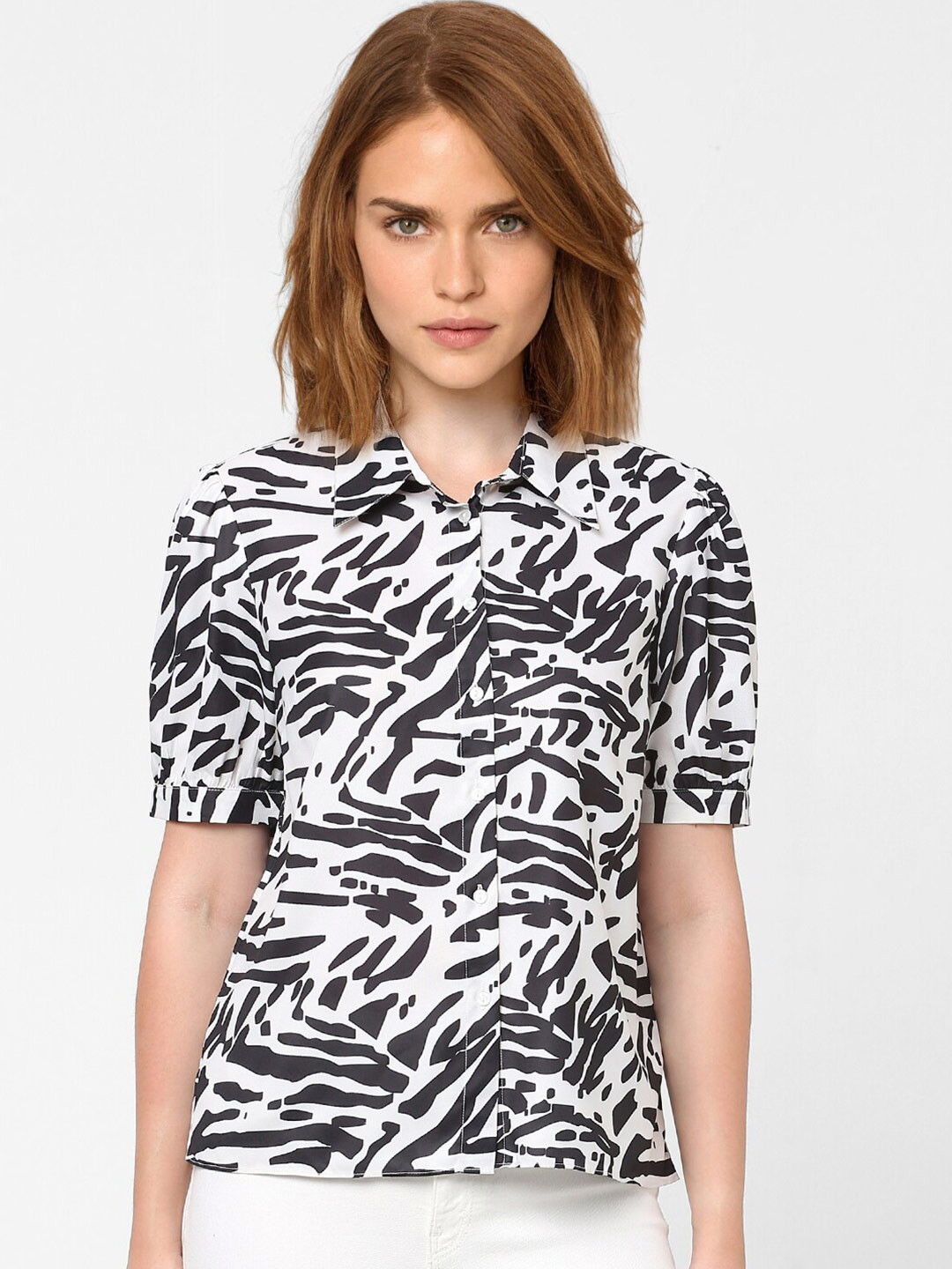 

Vero Moda White & Black Animal Print Top