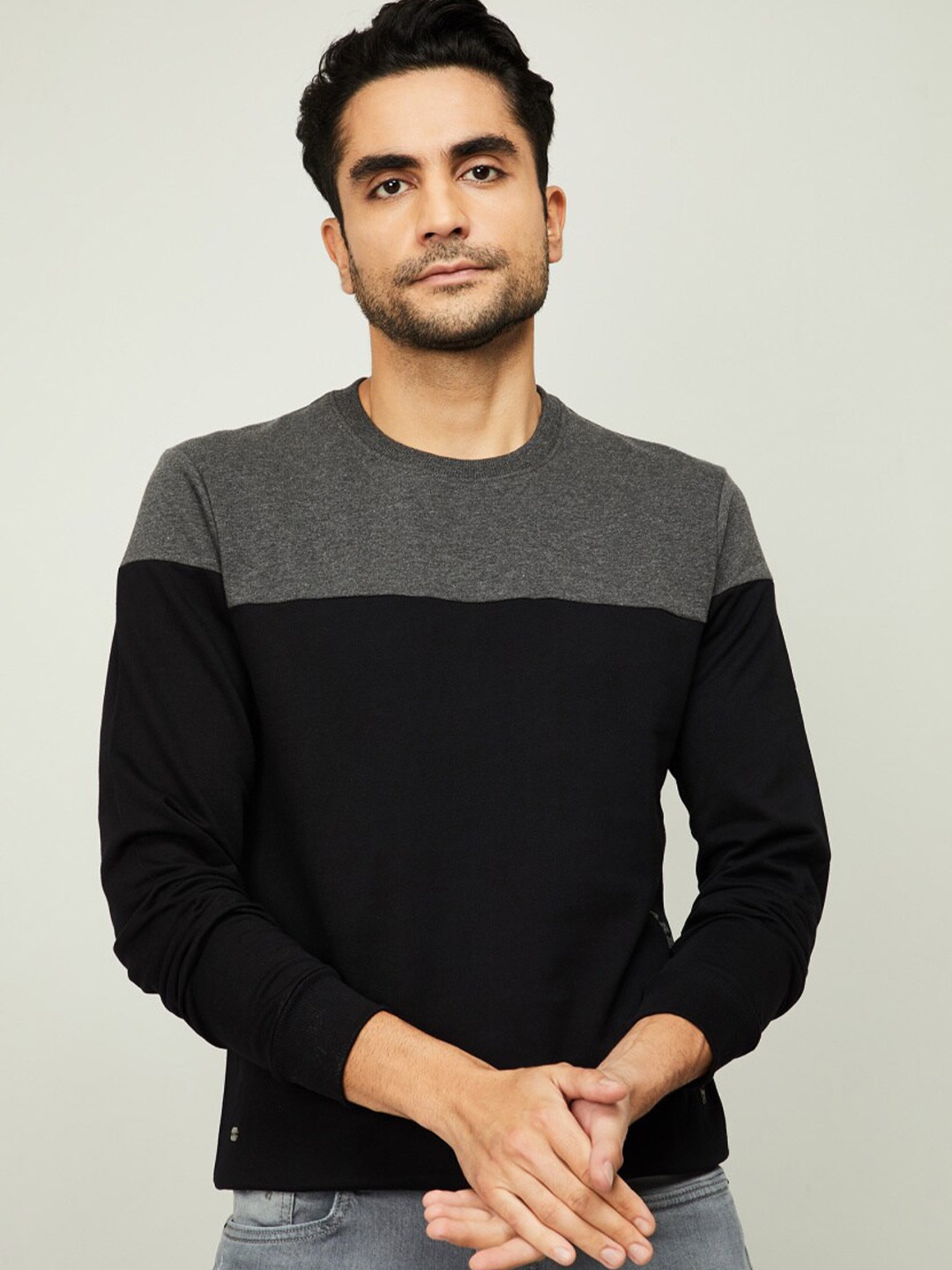 

Fame Forever by Lifestyle Men Black Colourblocked Sweatshirt