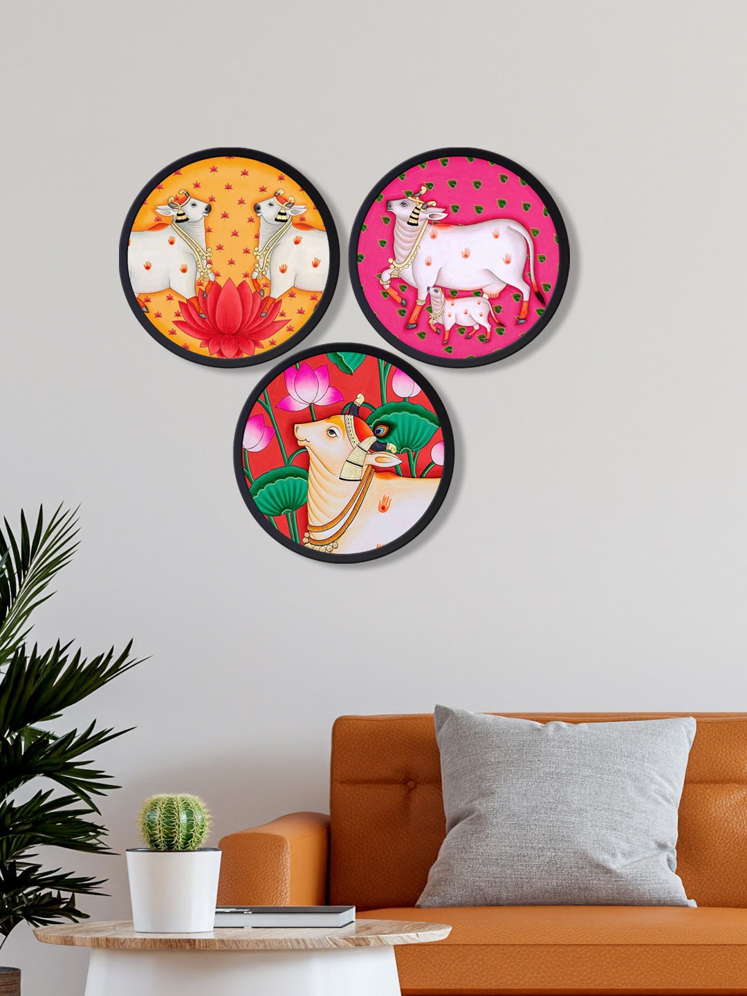 

999Store Set Of 3 Printed Cows Round Wall Art, Pink