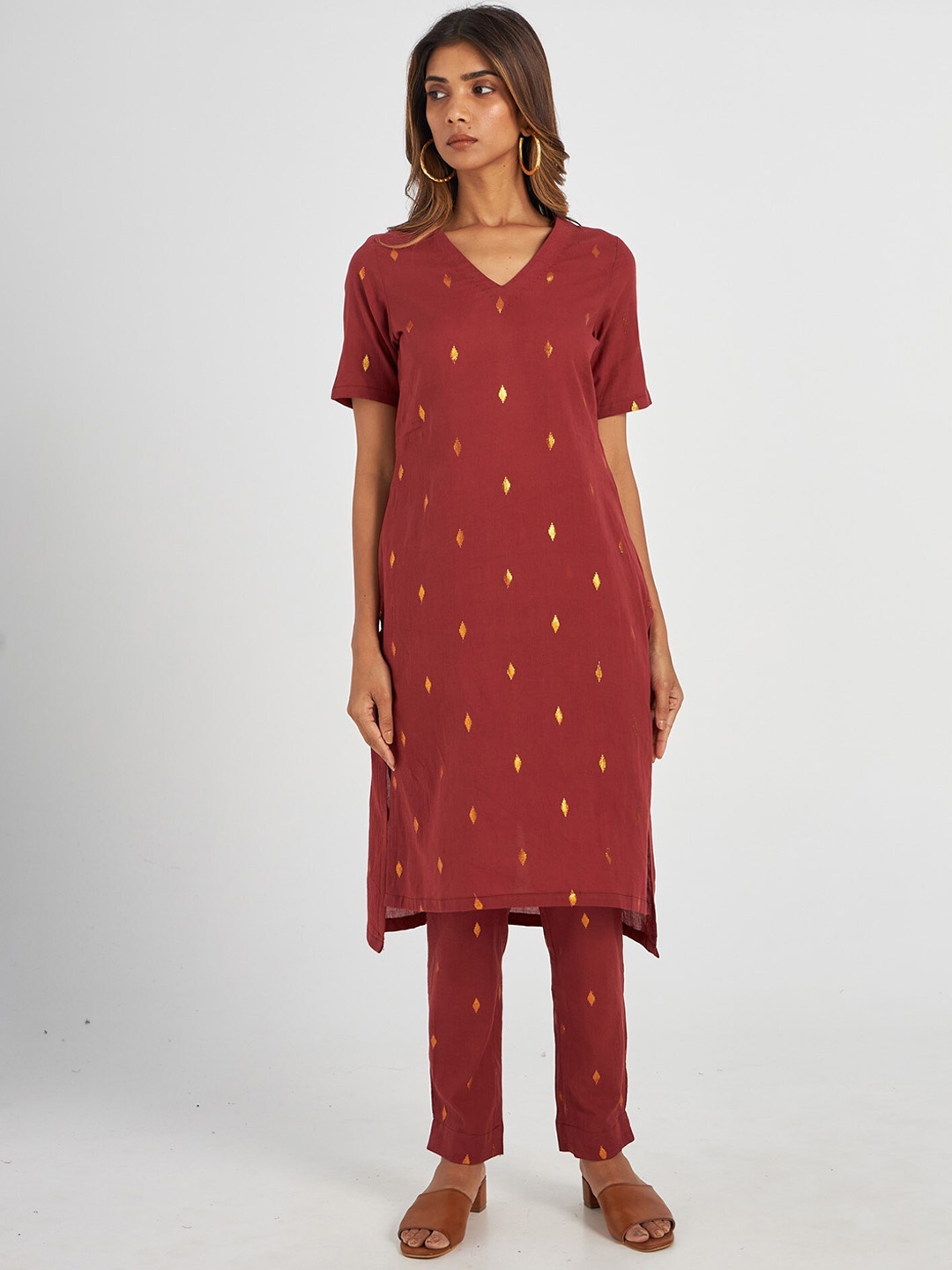 

Suta Women Maroon Embroidered Kurta with Pyjamas