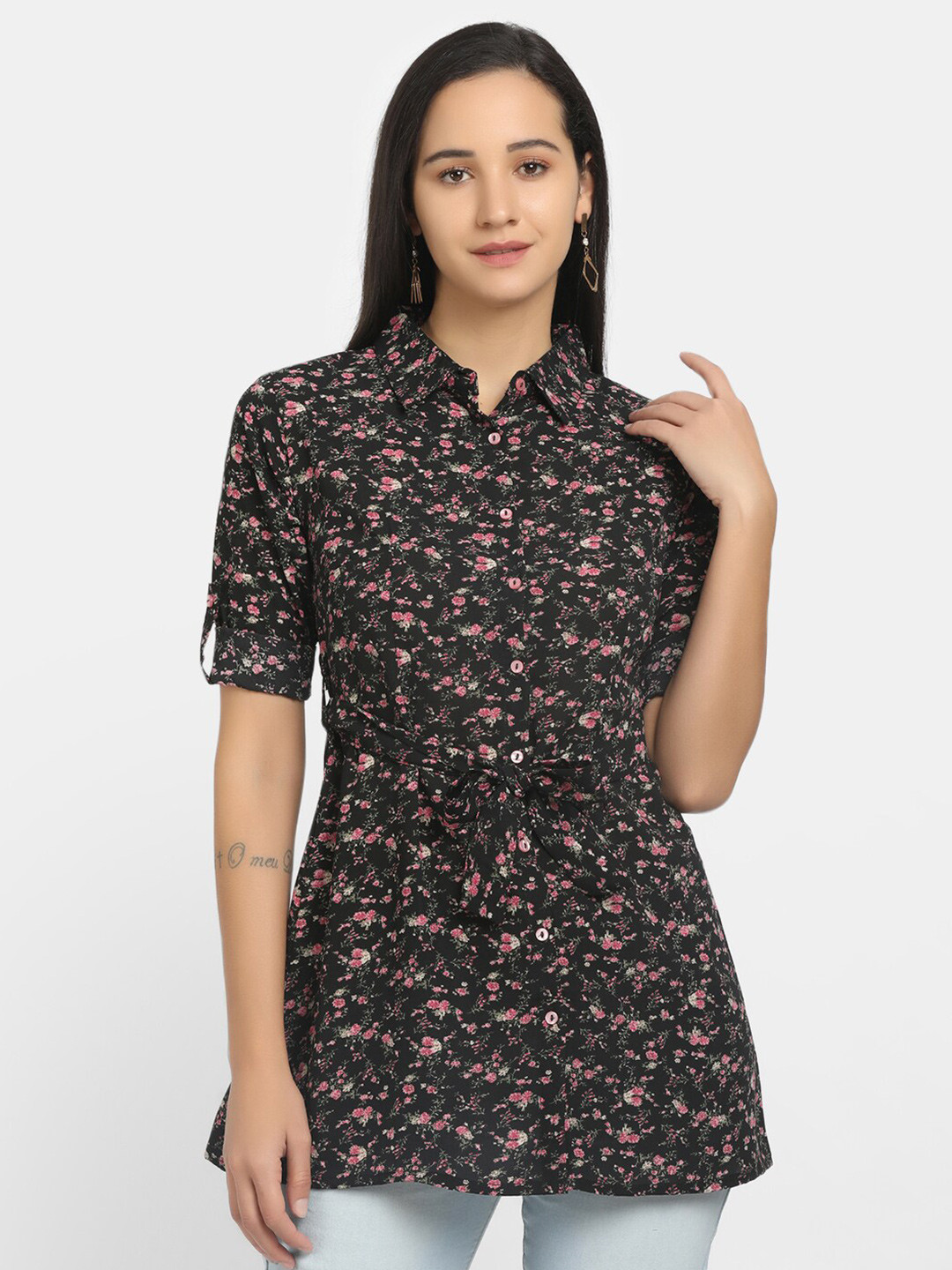 

V-Mart Women Black Classic Regular Fit Floral Printed Casual Shirt