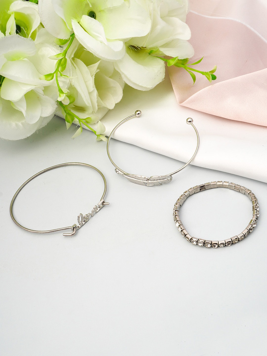 

Ferosh Women Silver Bracelet