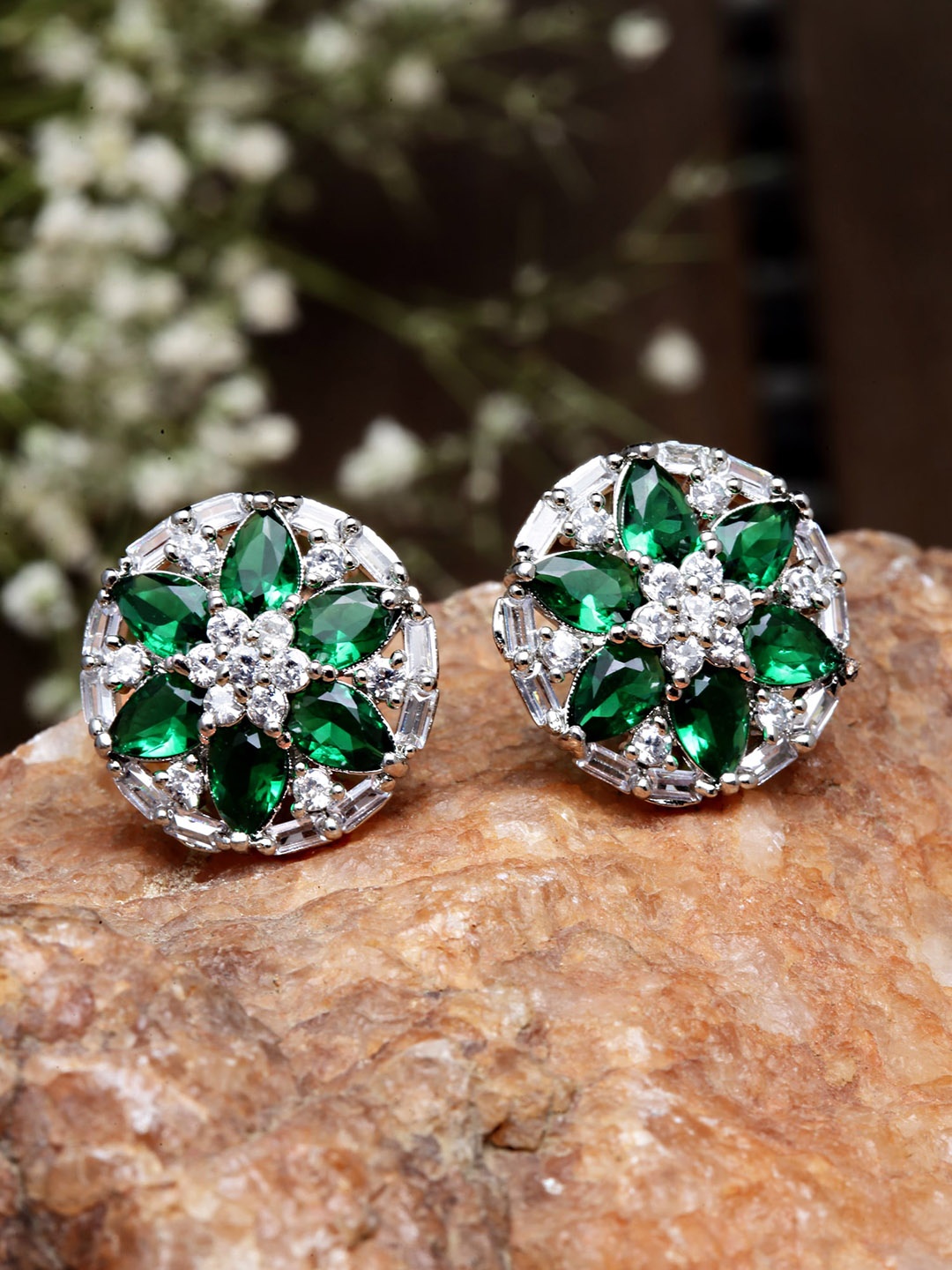 

KARATCART Women Green & Silver-Toned Contemporary Studs Earrings