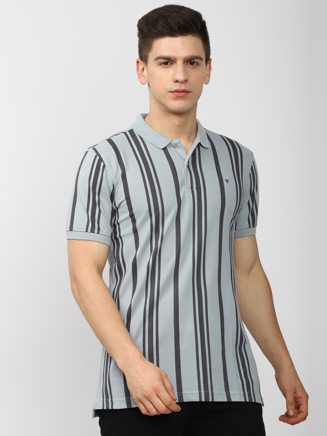 

Van Heusen Sport Men Grey Striped Monochrome T-shirt