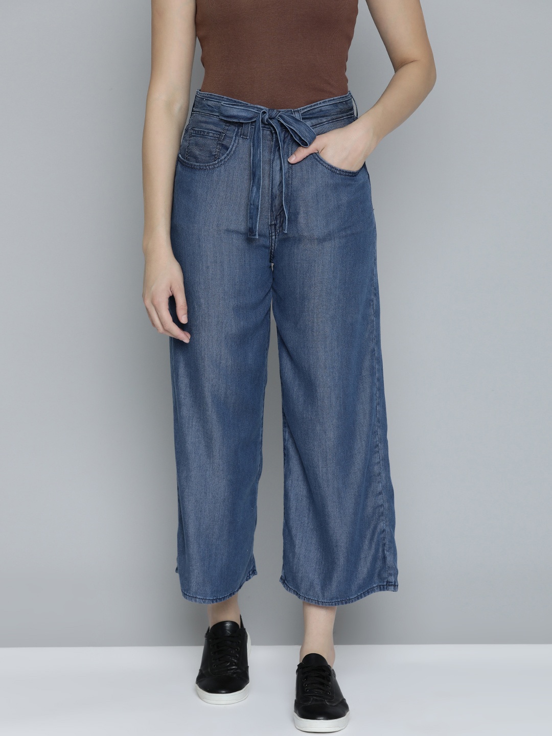 

Levis Women Wide Leg High-Rise Clean Look Jeans With A Matching Fabric Belt, Blue
