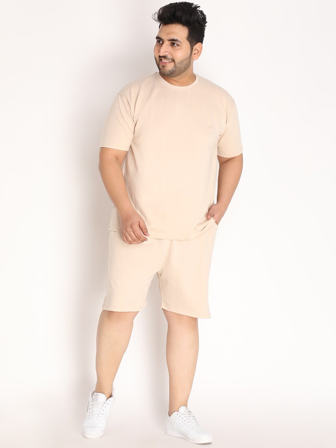 

CHKOKKO Plus Men Beige Solid T-shirt with Shorts