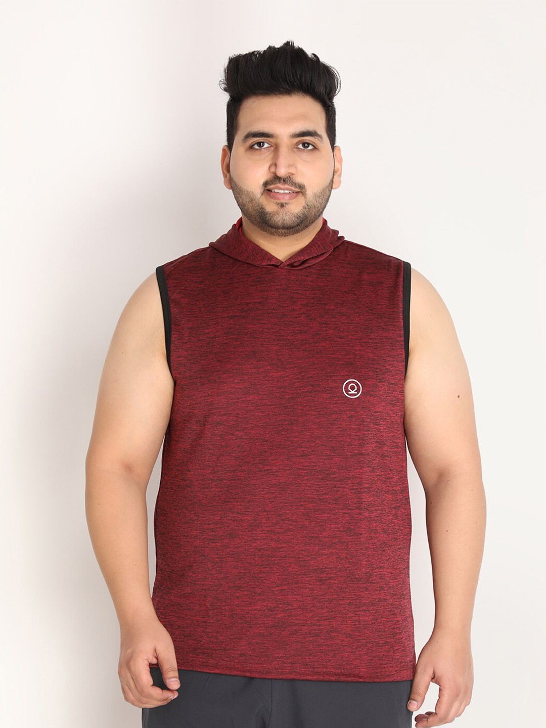 

CHKOKKO Plus Men Maroon V-Neck Applique T-shirt