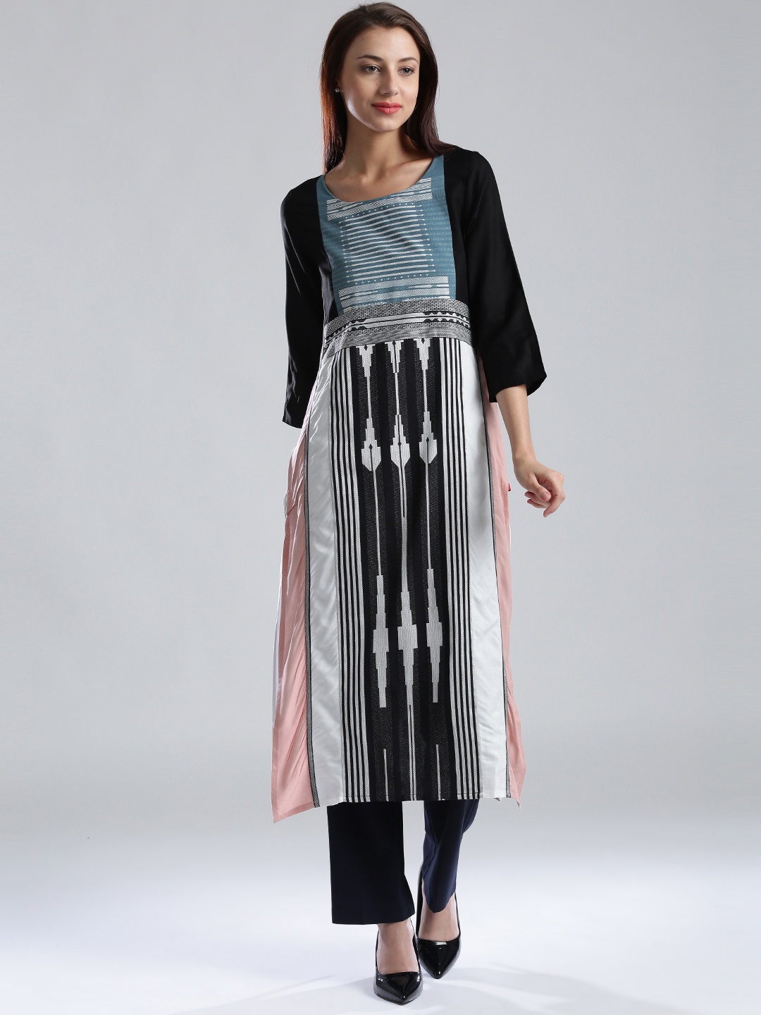 

W Women Black & White Woven Design Straight Kurta