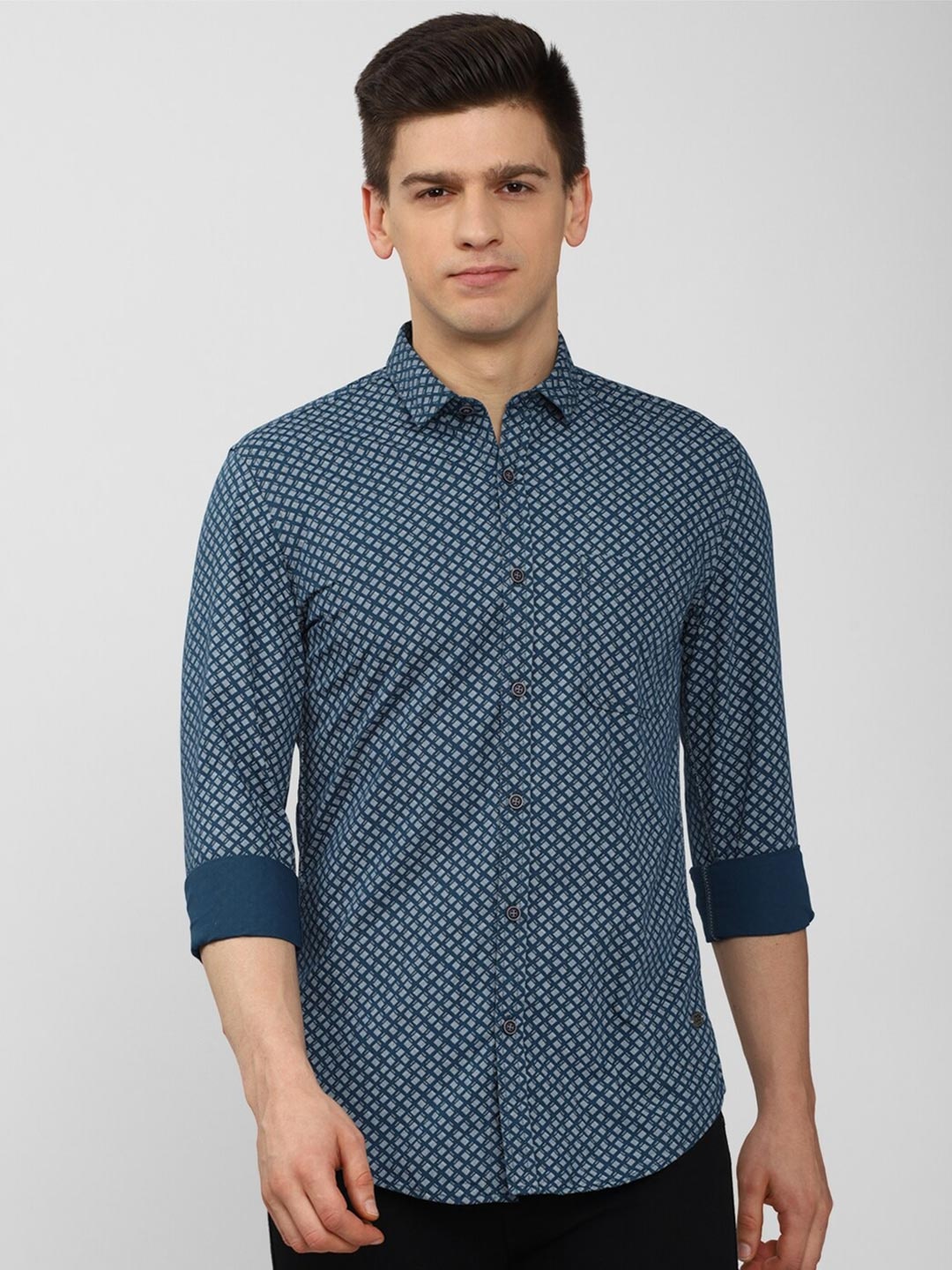 

Peter England Casuals Men Blue Slim Fit Printed Casual Shirt