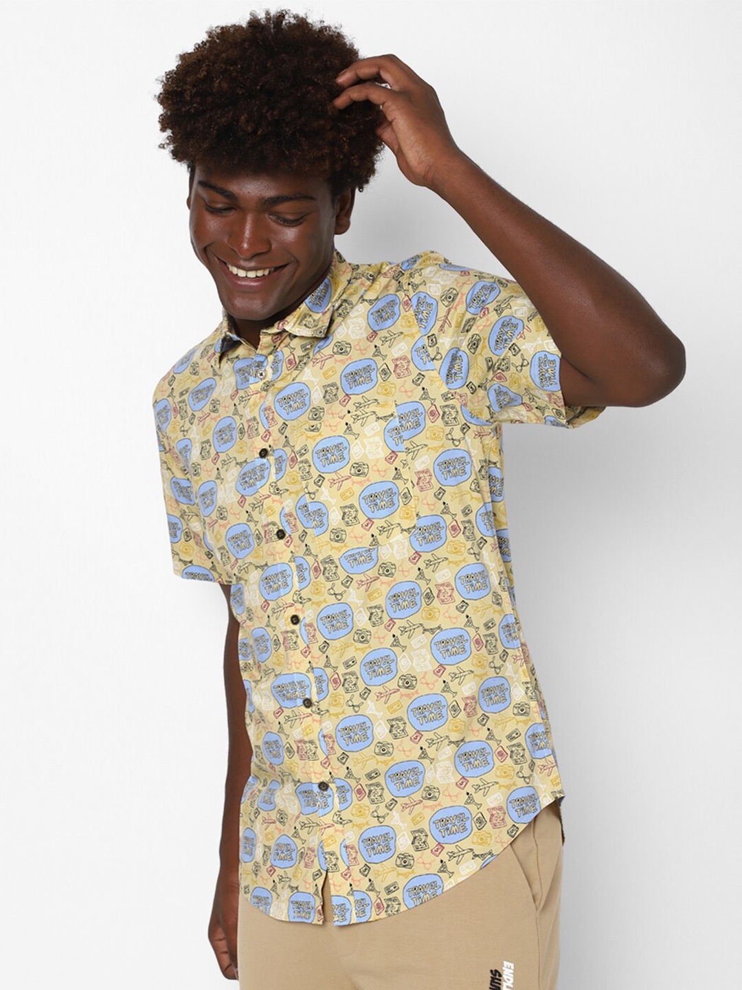 

FOREVER 21 Men Yellow Conversational Printed Casual Shirt