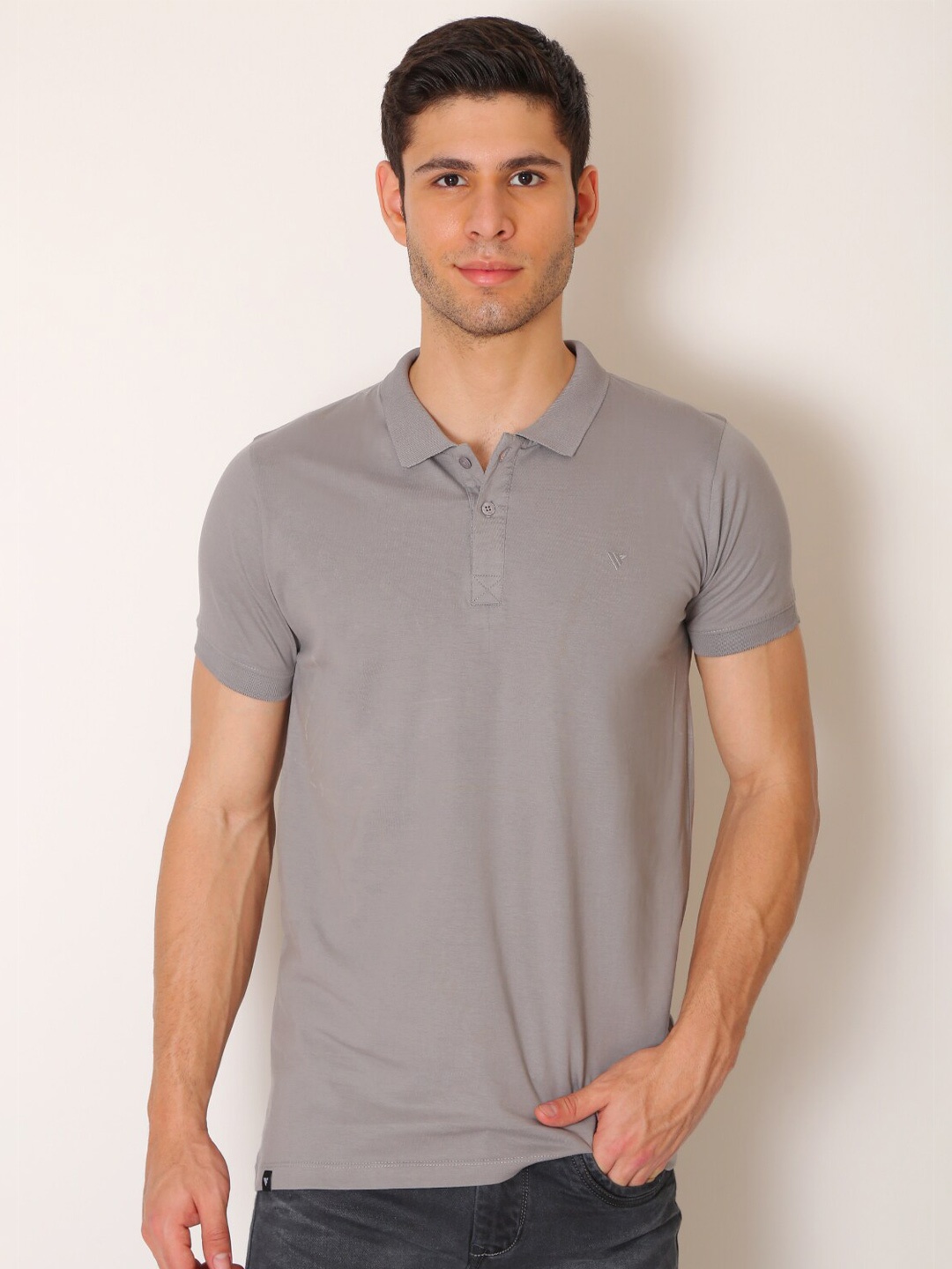 

VINSON Men Grey Solid Polo Collar Slim Fit T-shirt