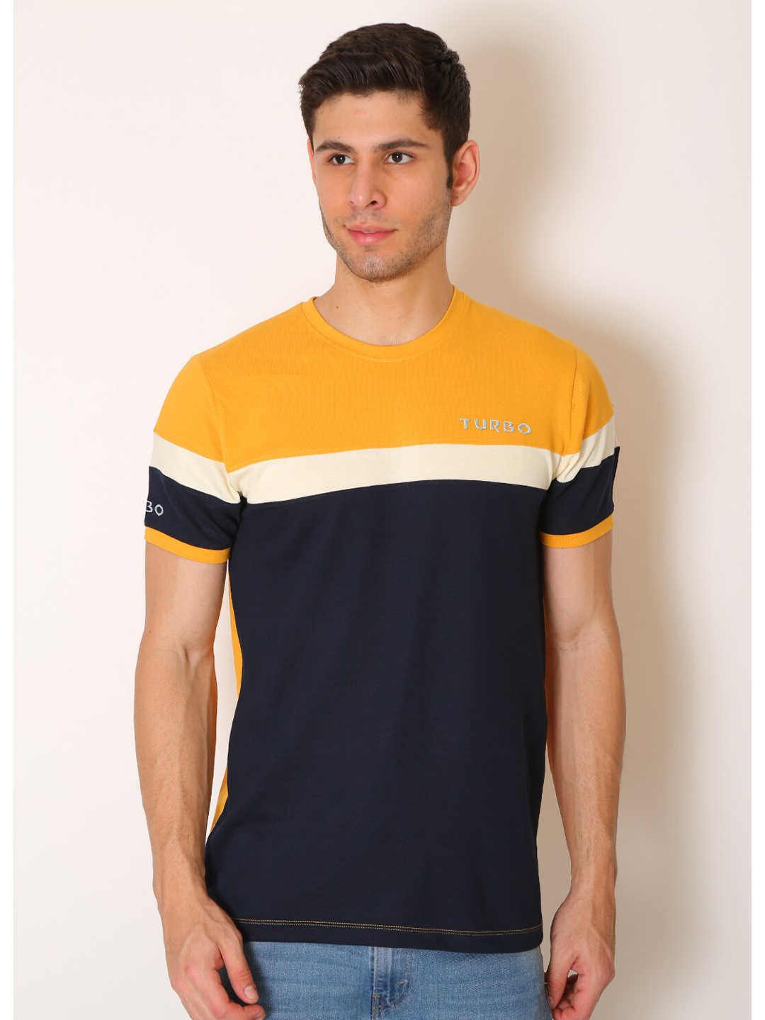 

VINSON Men Yellow & Navy Blue Colourblocked Slim Fit T-shirt