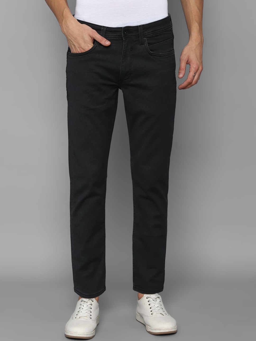 

Louis Philippe Jeans Men Black Solid Mid-Rise Jeans