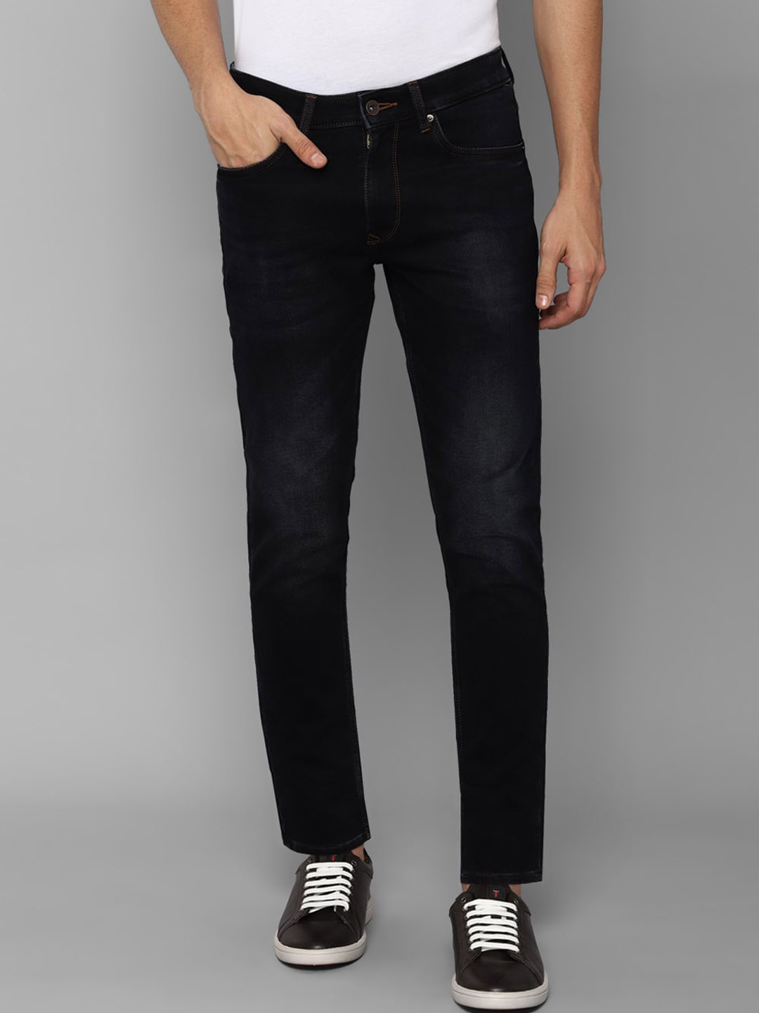 

Louis Philippe Jeans Men Black Light Fade Jeans