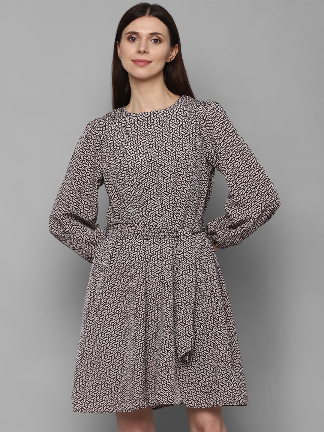 

Allen Solly Woman Grey & Black Geometric Printed Belted Dress
