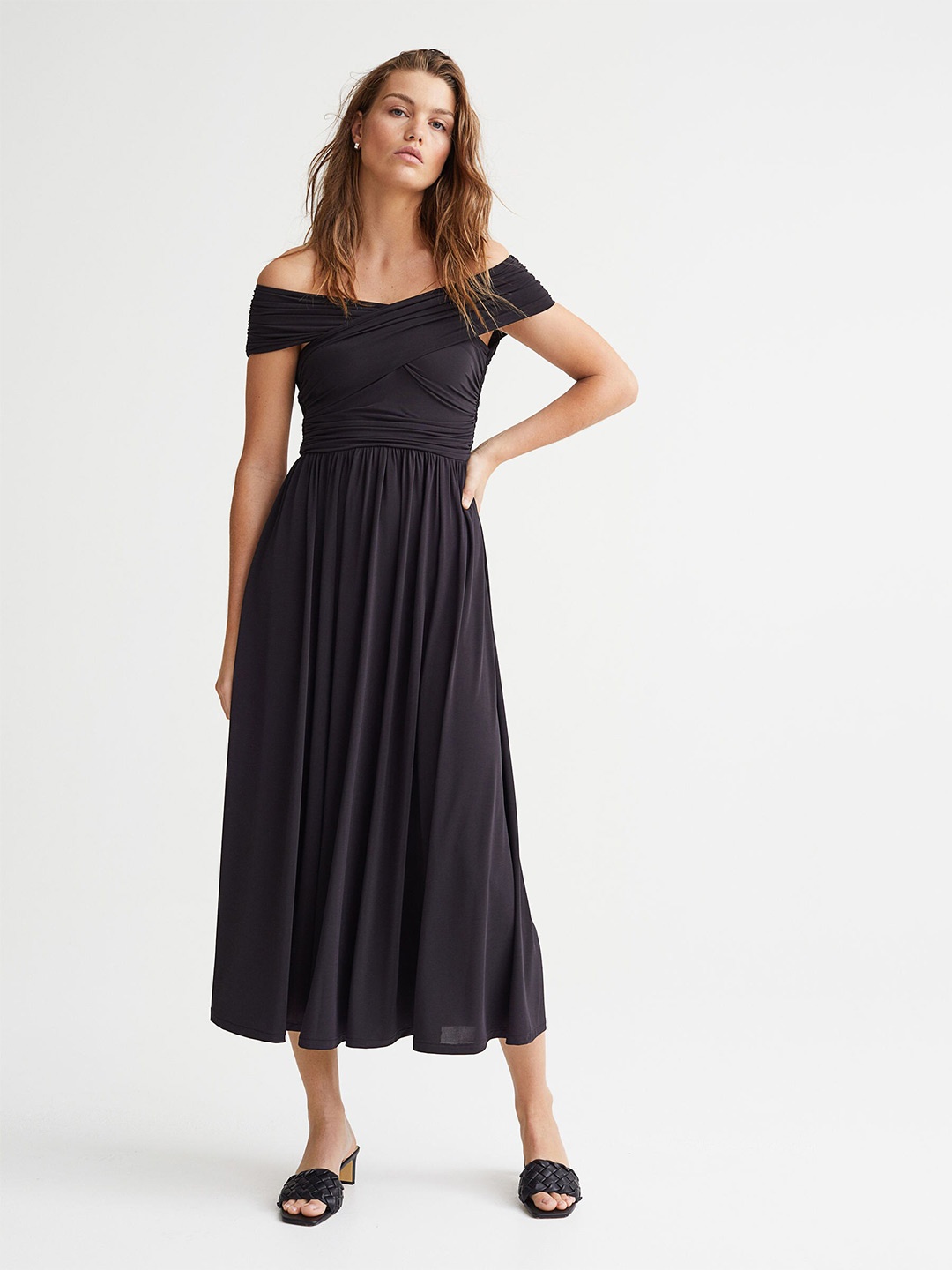 

H&M Women Black Off-Shoulder Midi Dress