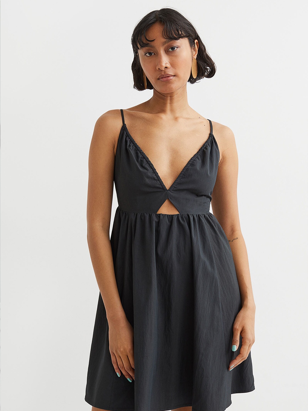 

H&M Women Black Solid V-neck Open-Backed Dress