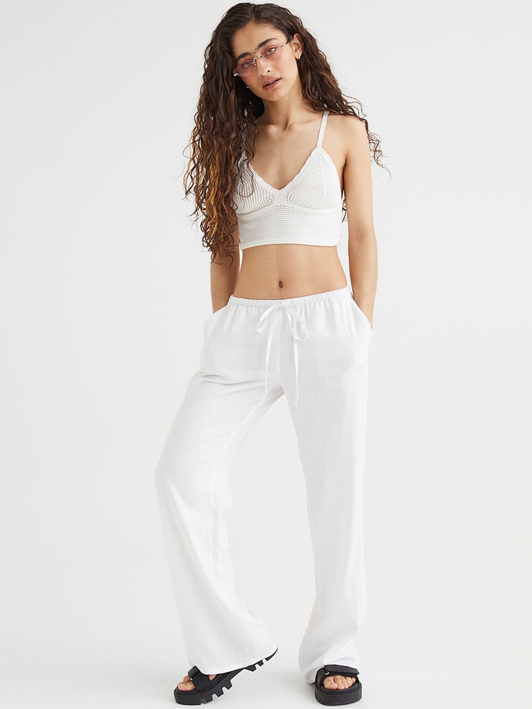 

H&M Women White Solid Relaxed Fit Wide Trousers