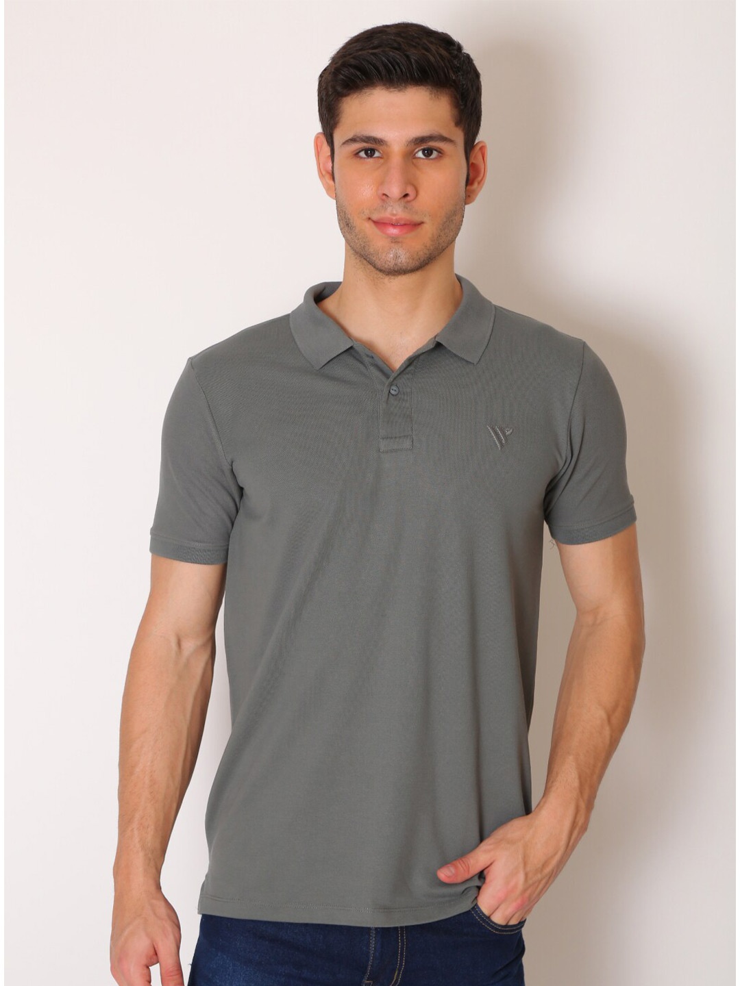 

VINSON Men Grey Polo Collar Slim Fit T-shirt